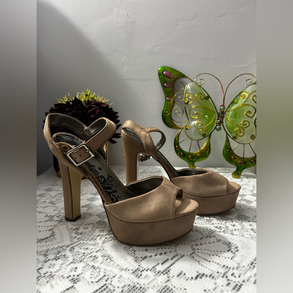 Brash Ladies Suede Platform Heels Open-toe Beige